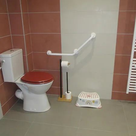 Maisonnette Independante Pour 4 Personnes - Pmr Isturits